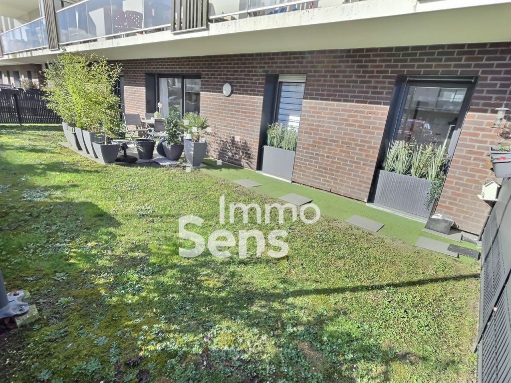 Vente appartement T4  Lesquin  Réf.LAVAP840008209